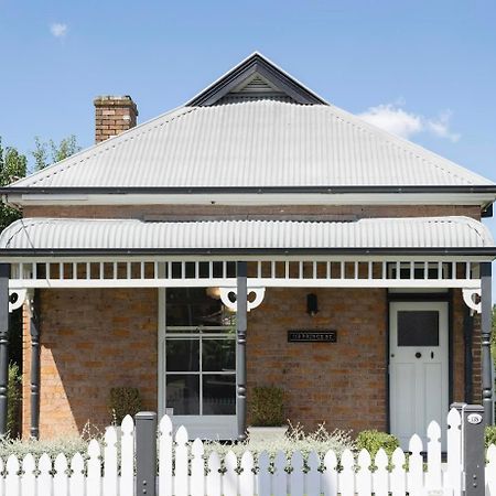 Prince Street Cottage - 1890'S Edwardian Gem Orange Exterior foto