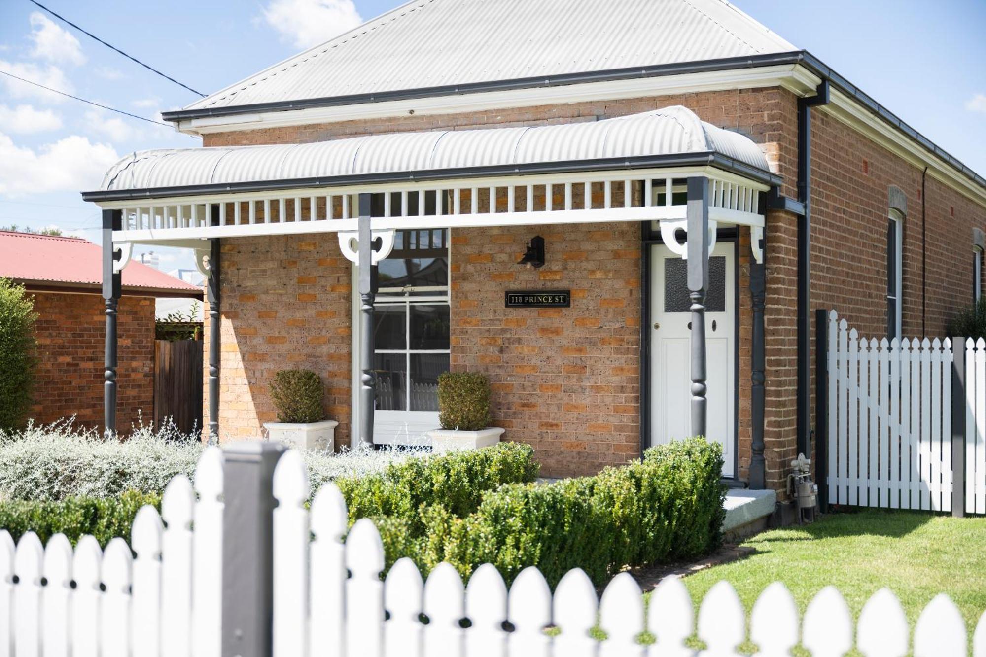 Prince Street Cottage - 1890'S Edwardian Gem Orange Exterior foto